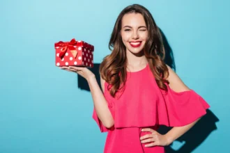 ыбор подарка для любимых – одна из самых приятных составляющих предновогодней суеты, а вместе с QNET эти хлопоты становятся еще приятнее.