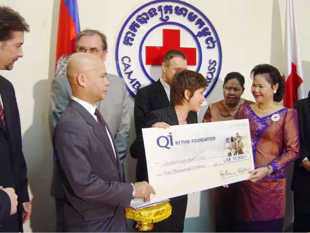 present 2005march12 cambodiaredcrossdonation2005 1 1