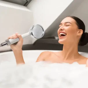 hp rayn lady singing in bathtub 1 677feadca2042