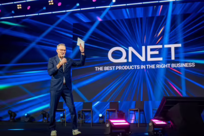 VCON 2026: QNET CEO Маттиас Милденборн на сцене VCON